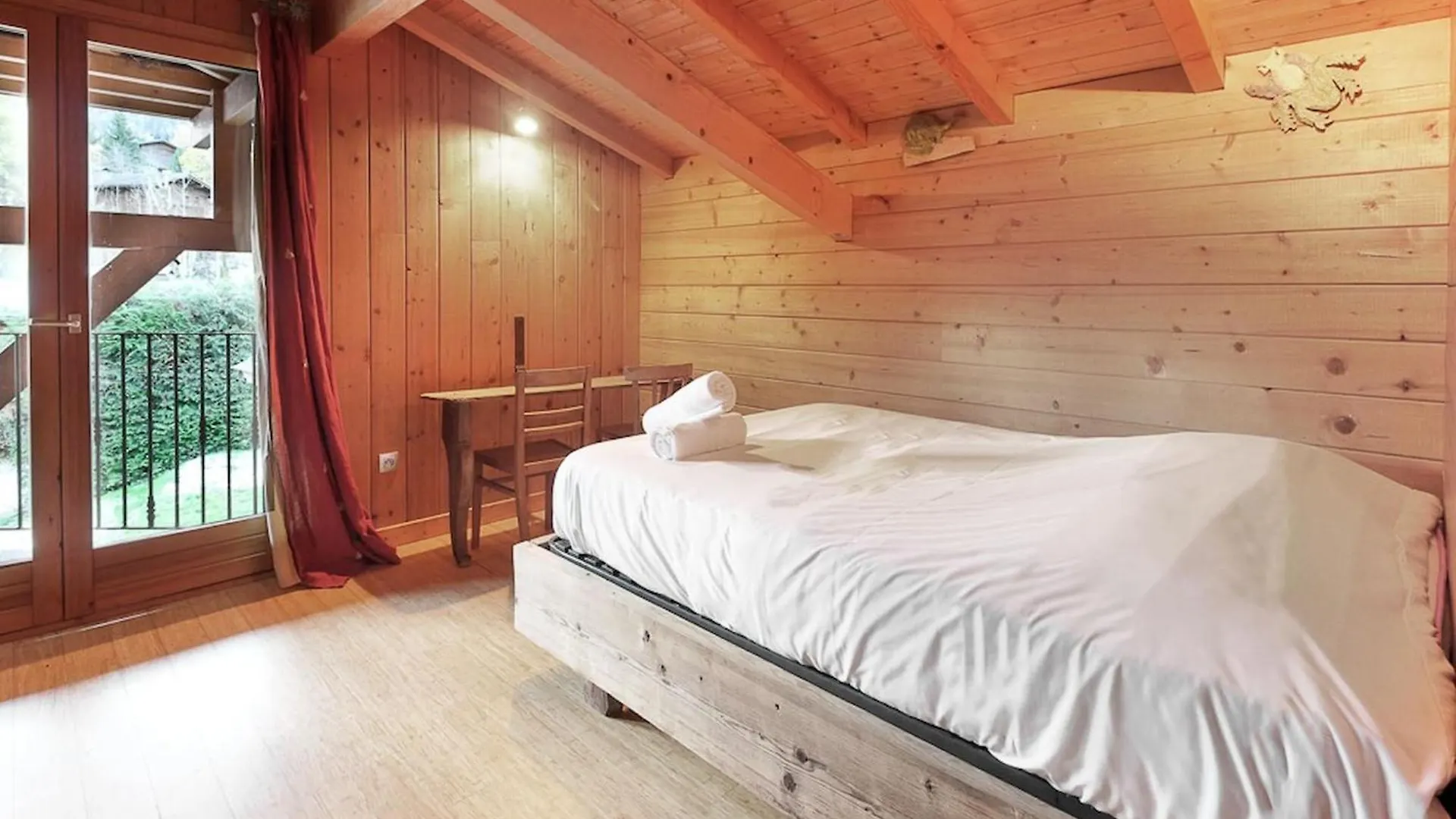 Chalet Of The 5 Chardons Ski-In Ski-Out Les Houches